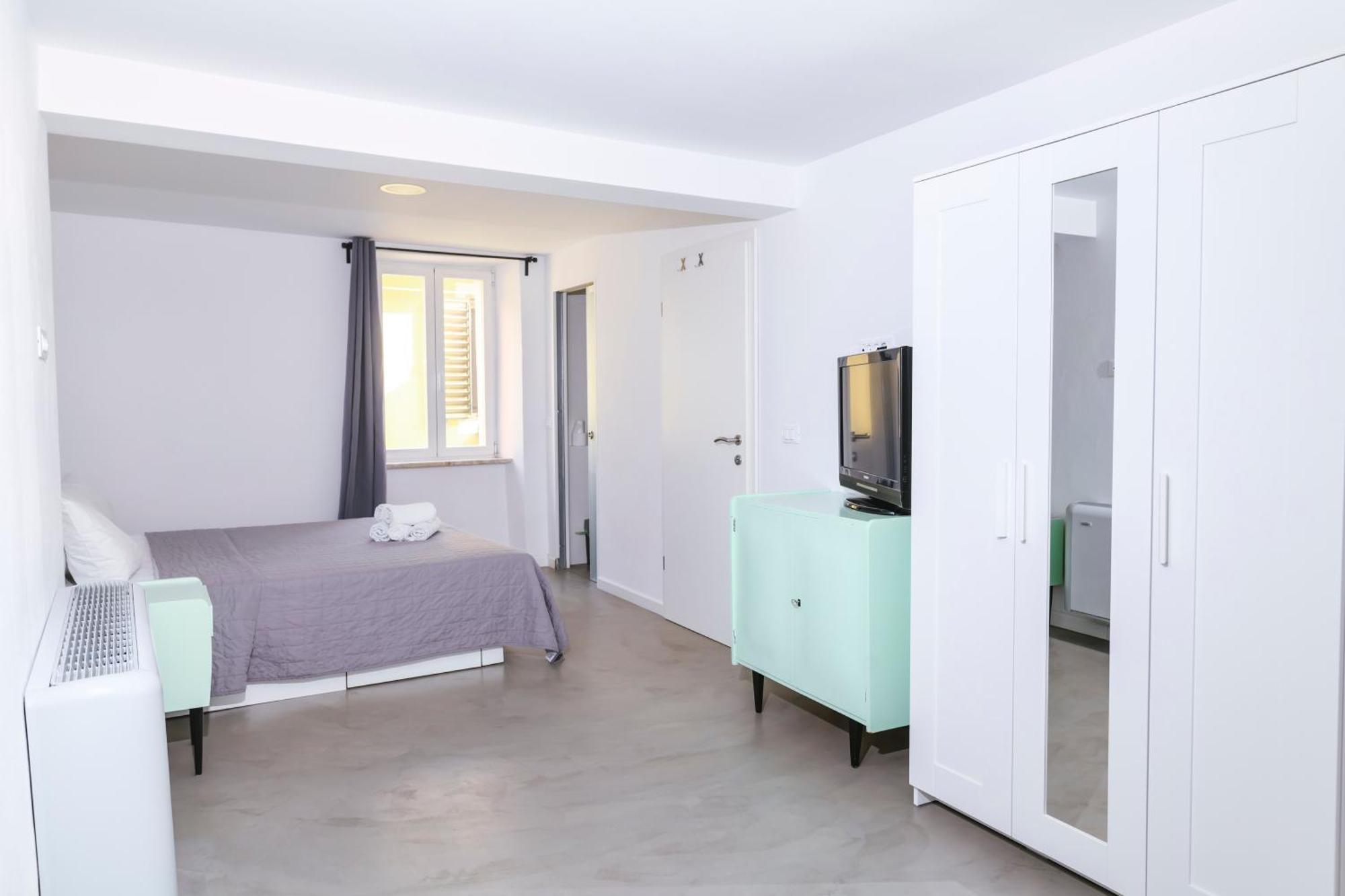 M9 Rooms Izola Bilik gambar